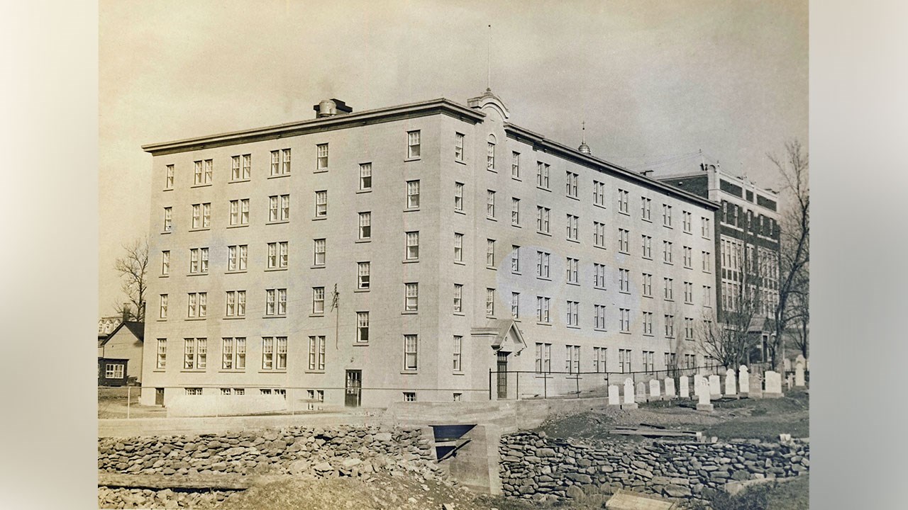 Les dix logements de la rue Saint-Guillaume