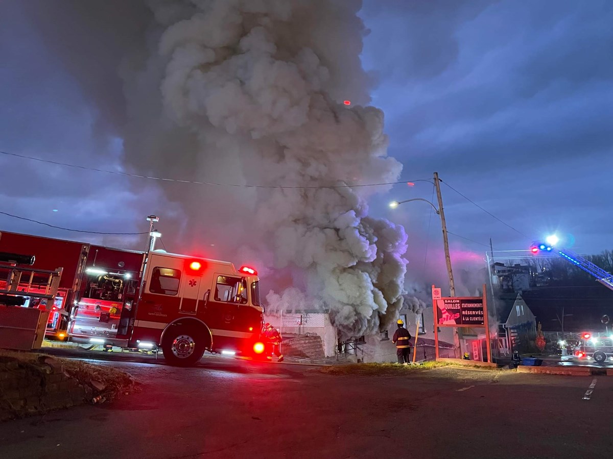 Un important feu sur la 1ère avenue à Saint-Georges