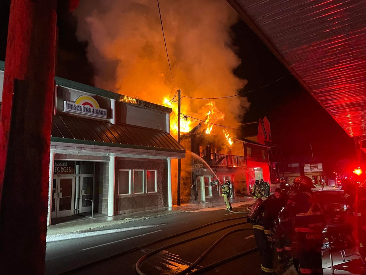 Un important feu sur la 1ère avenue à Saint-Georges