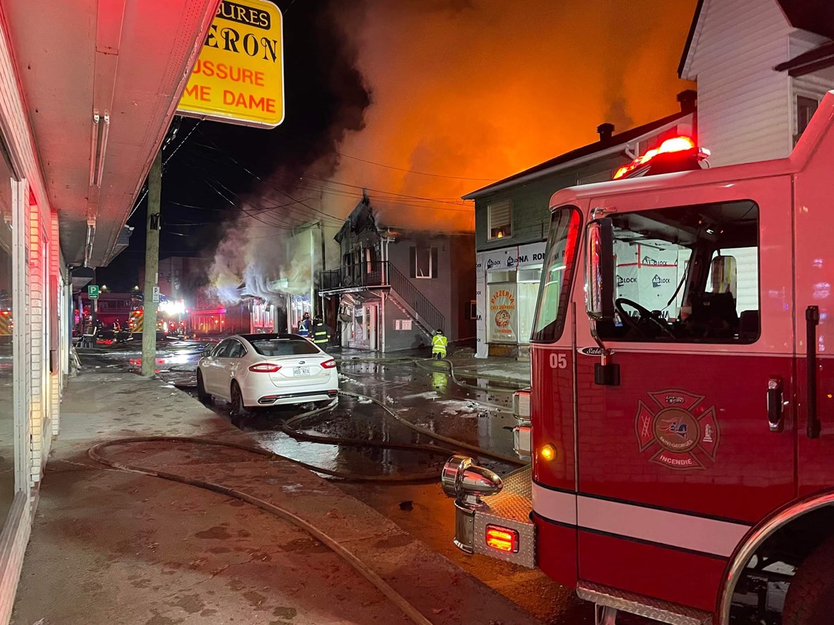 Un important feu sur la 1ère avenue à Saint-Georges