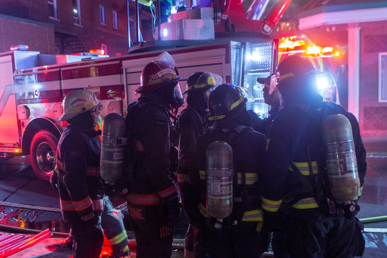 Photoreportage de l'incendie qui a détruit deux bâtiments à Saint-Georges