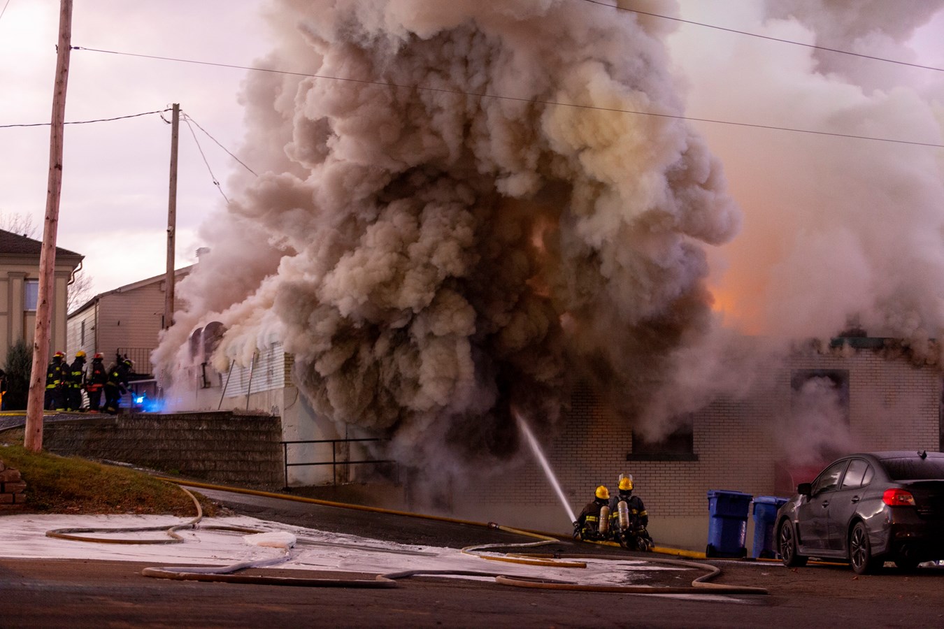 Photoreportage de l'incendie qui a détruit deux bâtiments à Saint-Georges