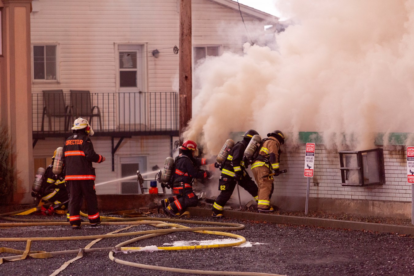 Photoreportage de l'incendie qui a détruit deux bâtiments à Saint-Georges
