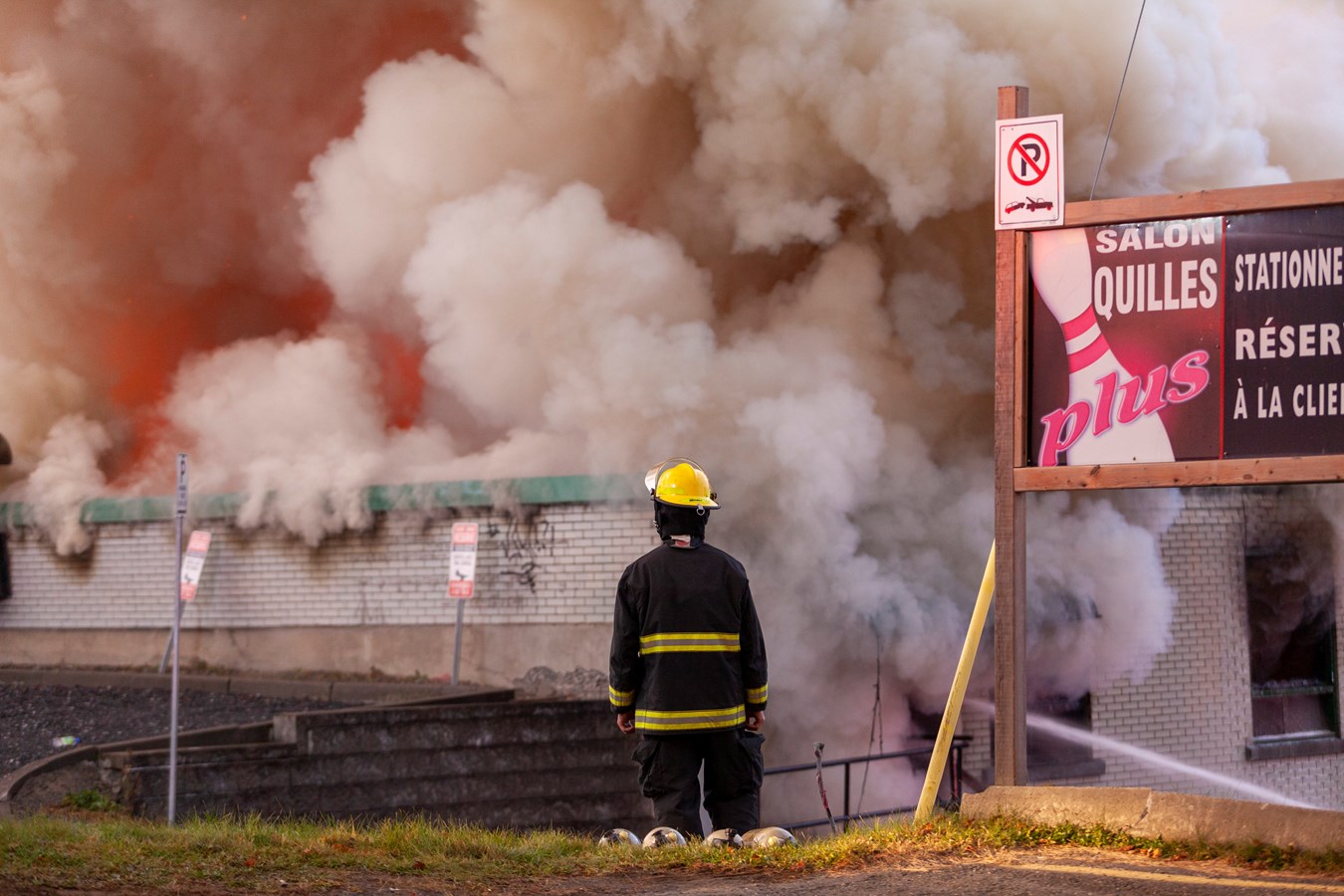 Photoreportage de l'incendie qui a détruit deux bâtiments à Saint-Georges
