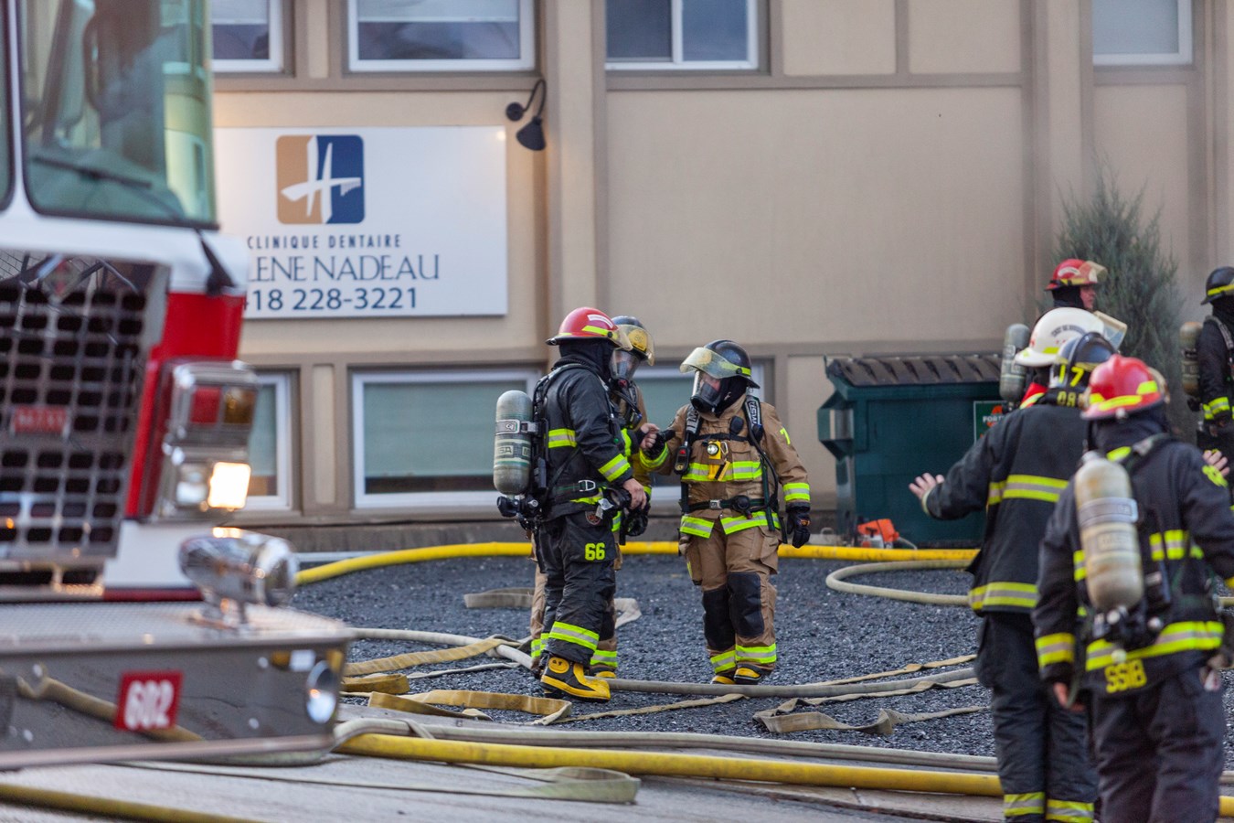 Photoreportage de l'incendie qui a détruit deux bâtiments à Saint-Georges