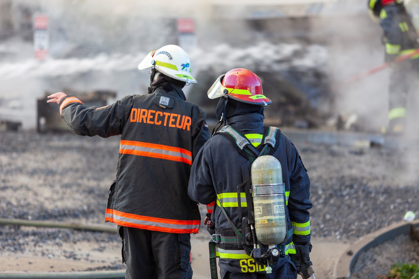 Photoreportage de l'incendie qui a détruit deux bâtiments à Saint-Georges
