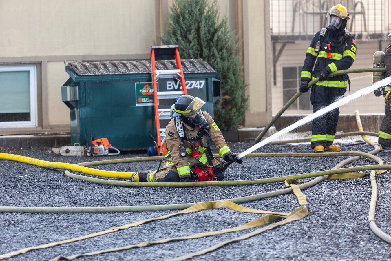 Photoreportage de l'incendie qui a détruit deux bâtiments à Saint-Georges