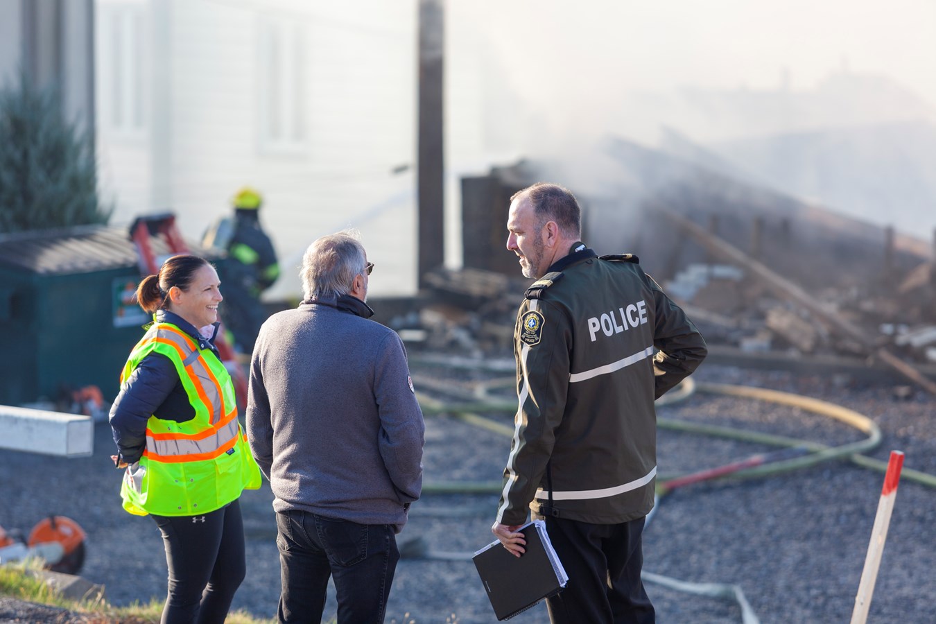 Photoreportage de l'incendie qui a détruit deux bâtiments à Saint-Georges