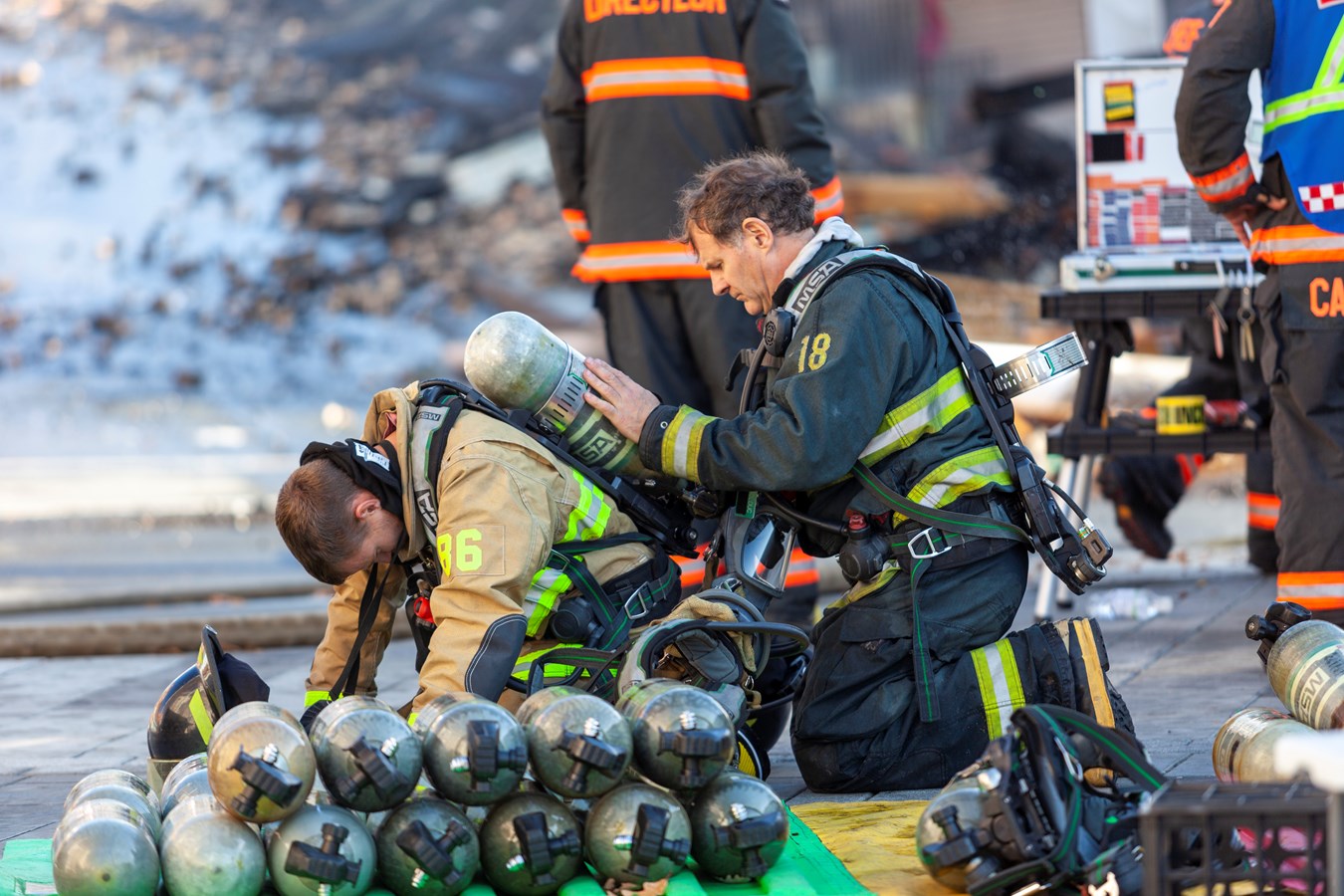 Photoreportage de l'incendie qui a détruit deux bâtiments à Saint-Georges