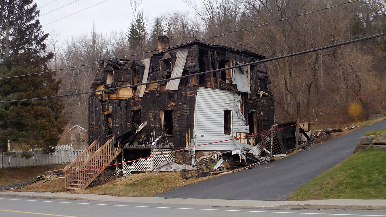 Une maison ancestrale détruite par le feu