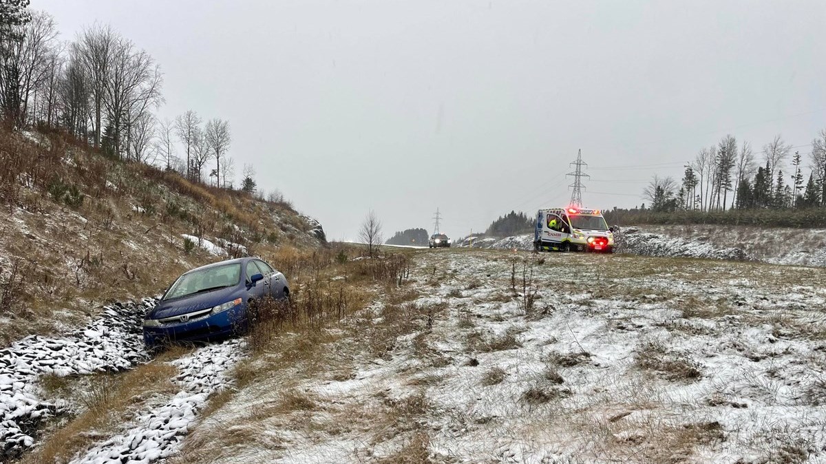 Sortie de route sur l'Autoroute 73.