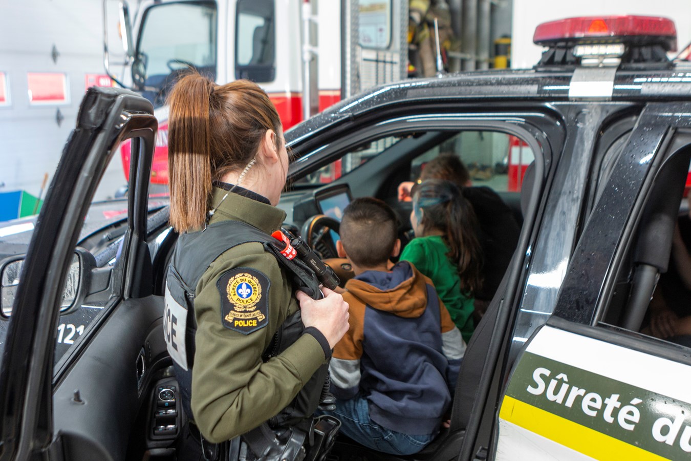 Des élèves découvrent les coulisses du service incendie de St-Prosper