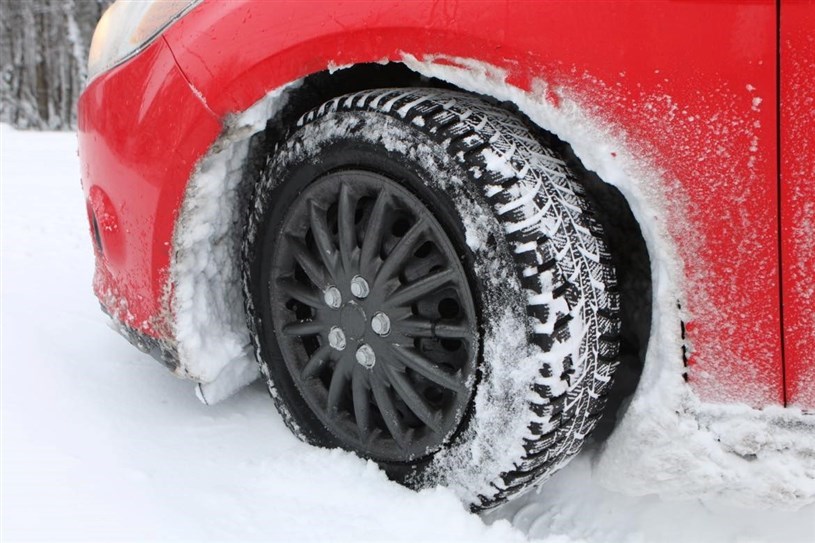 Pneus d’hiver obligatoires: plus qu’une semaine pour la pose
