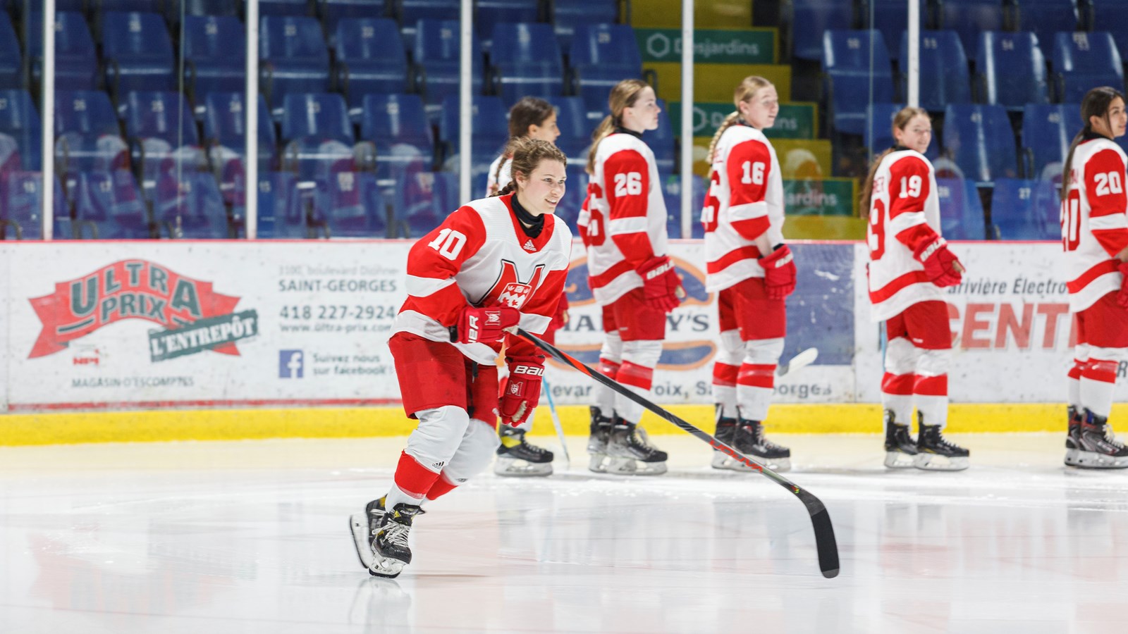 Hockey féminin: les Beauceronnes chaleureusement accueillies par leurs supporters