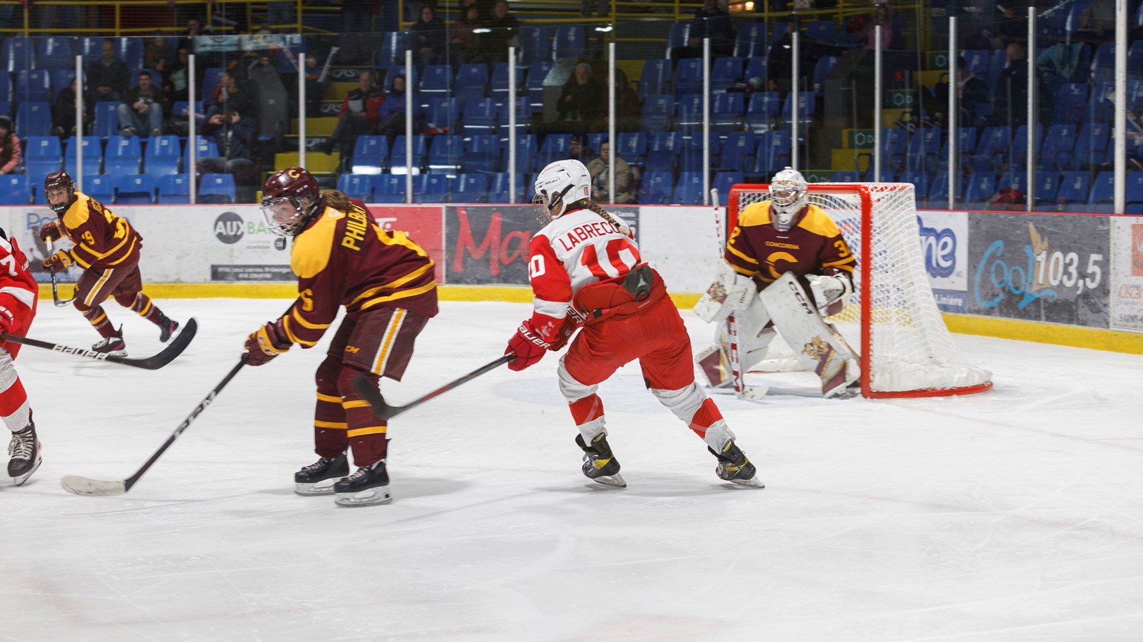 Hockey féminin: les Beauceronnes chaleureusement accueillies par leurs supporters