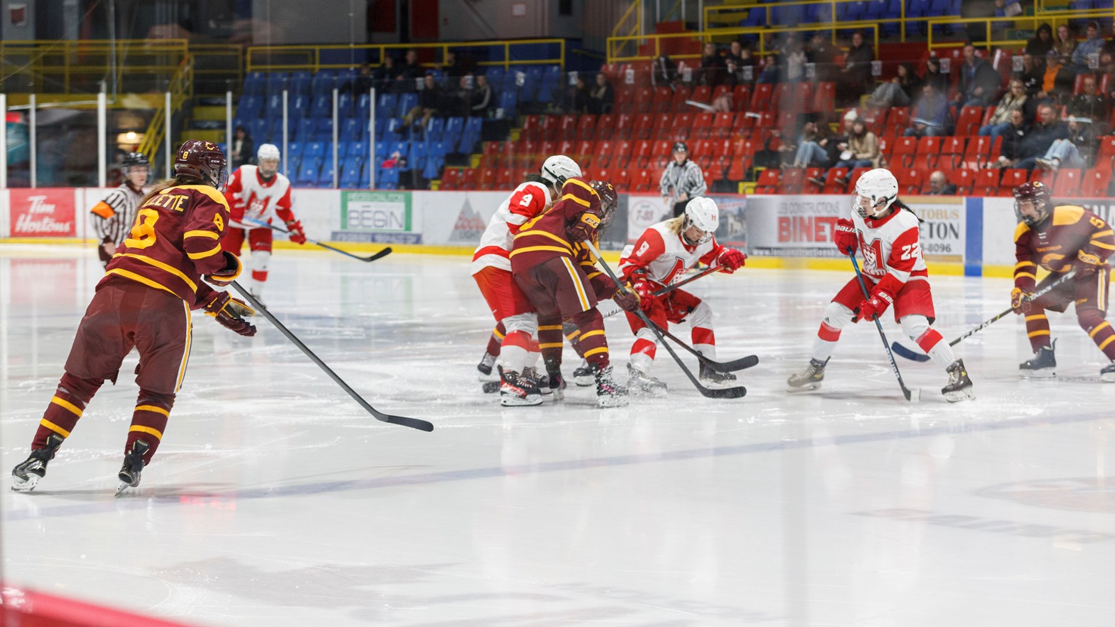 Hockey féminin: les Beauceronnes chaleureusement accueillies par leurs supporters