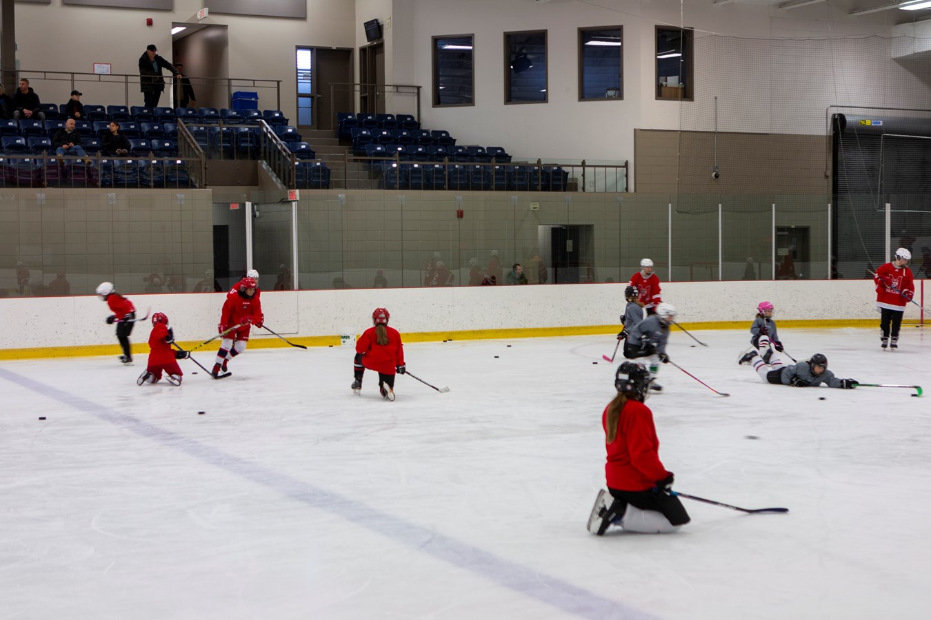 Des étoiles dans les yeux des jeunes hockeyeuses