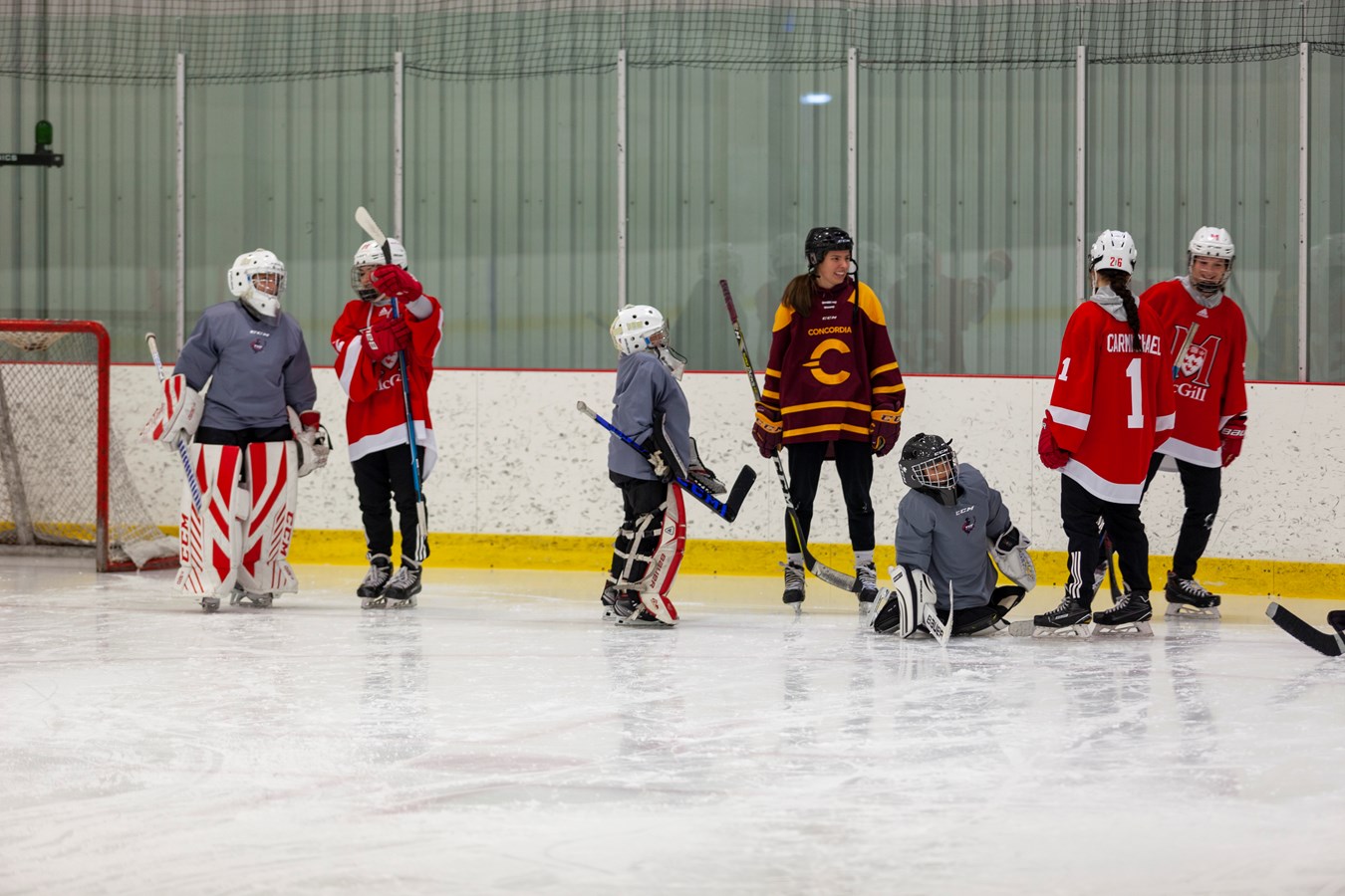 Des étoiles dans les yeux des jeunes hockeyeuses