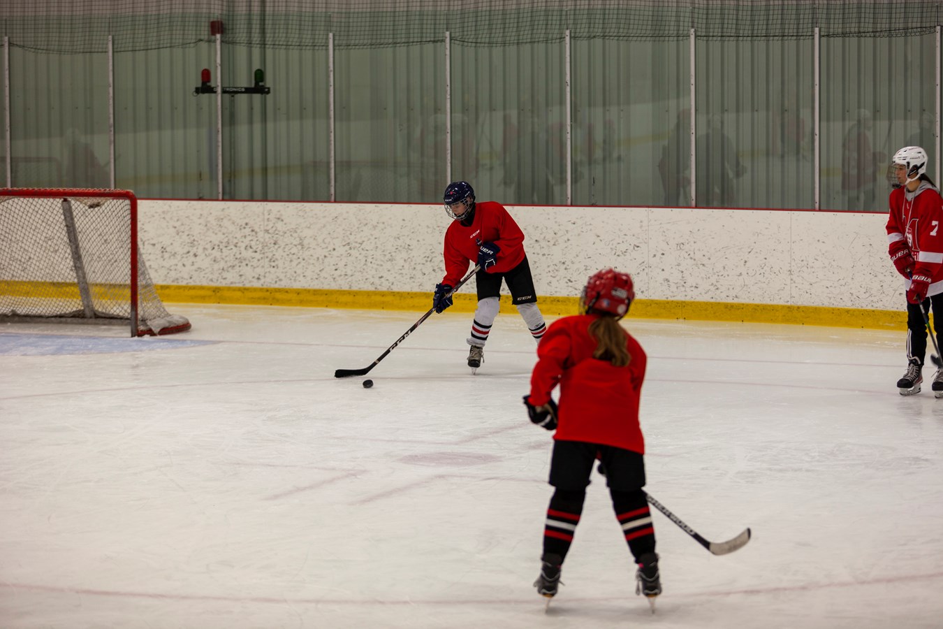 Des étoiles dans les yeux des jeunes hockeyeuses