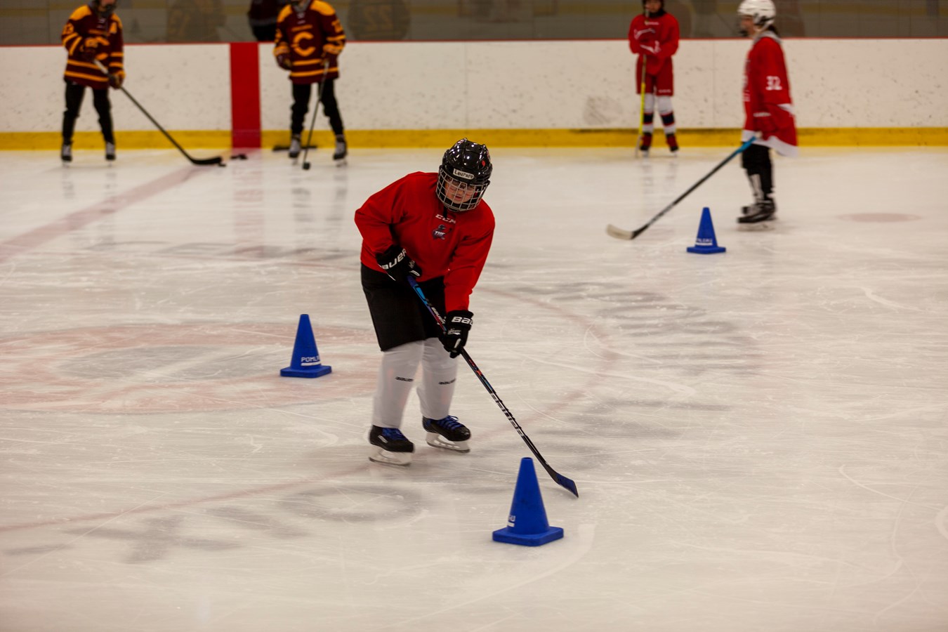 Des étoiles dans les yeux des jeunes hockeyeuses