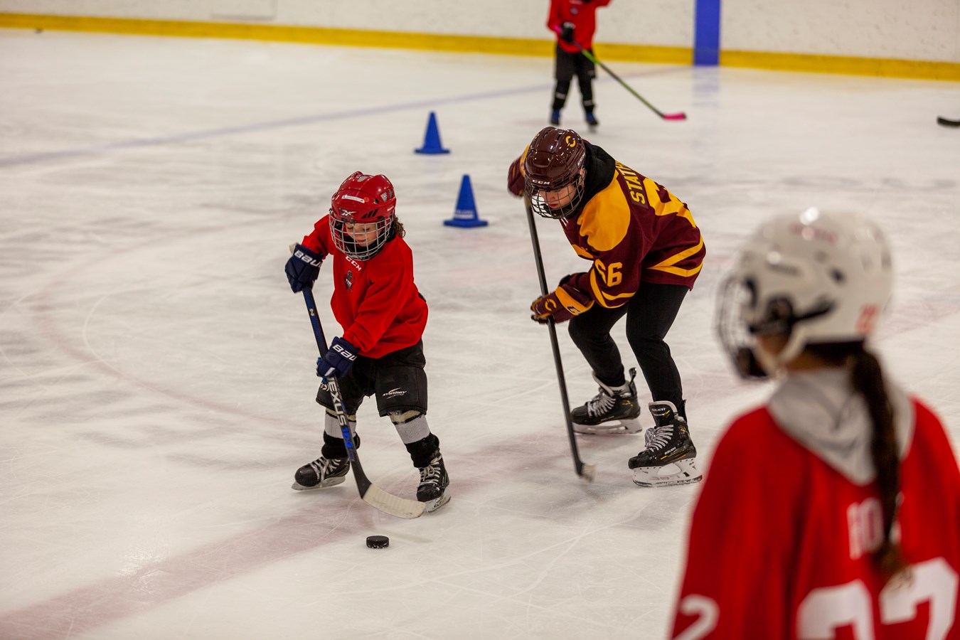Des étoiles dans les yeux des jeunes hockeyeuses