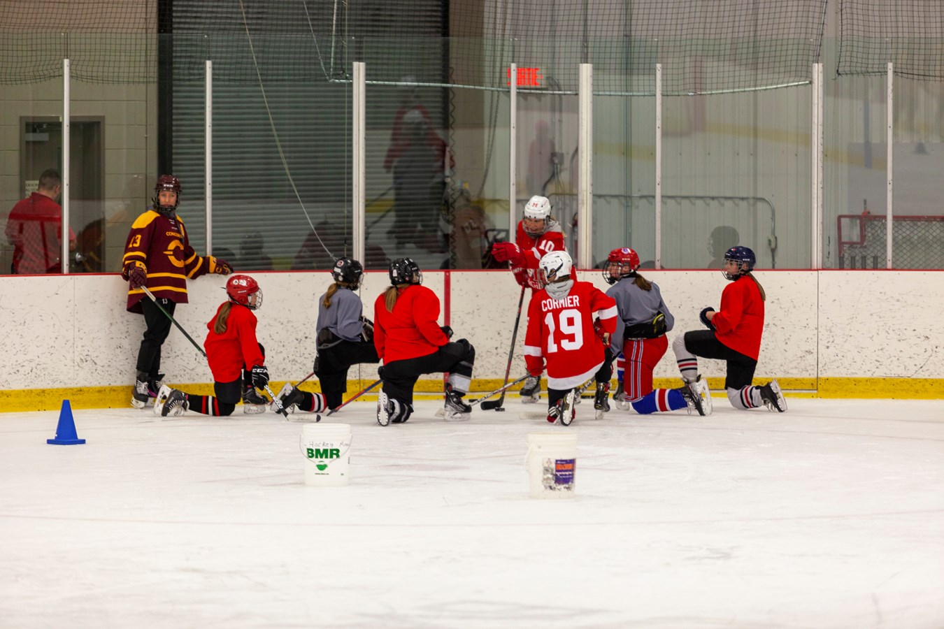 Des étoiles dans les yeux des jeunes hockeyeuses