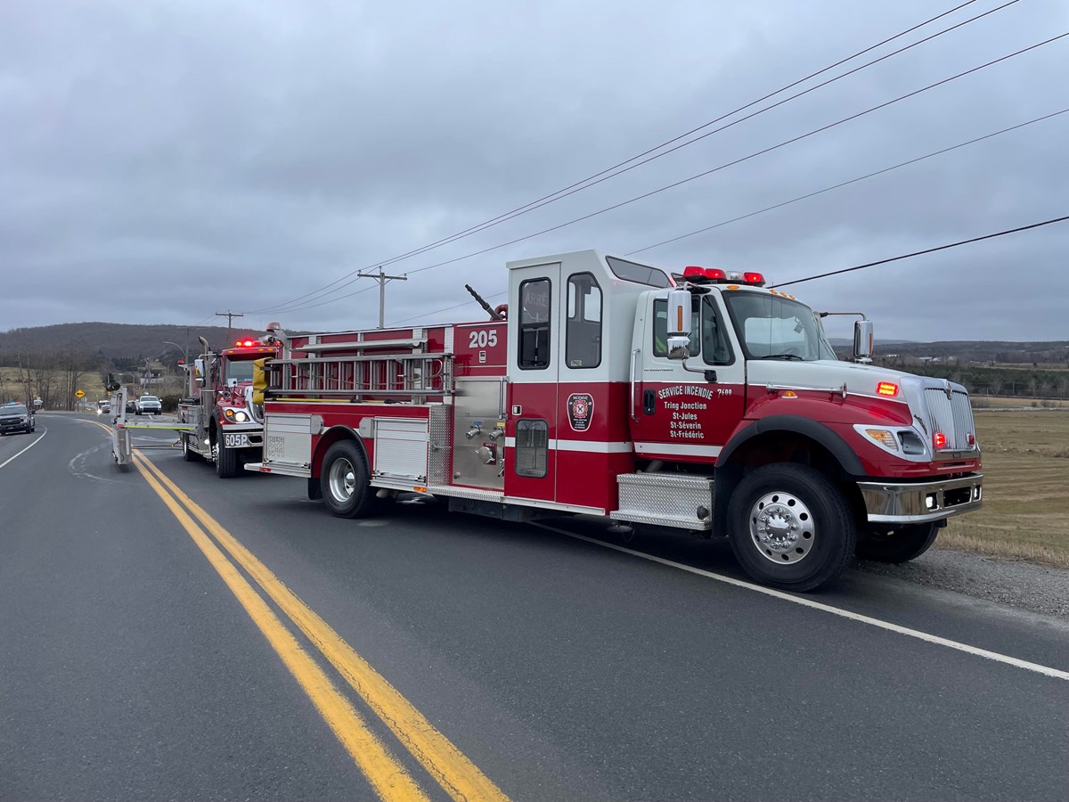 Un camion fait un tonneau à Saint-Frédéric