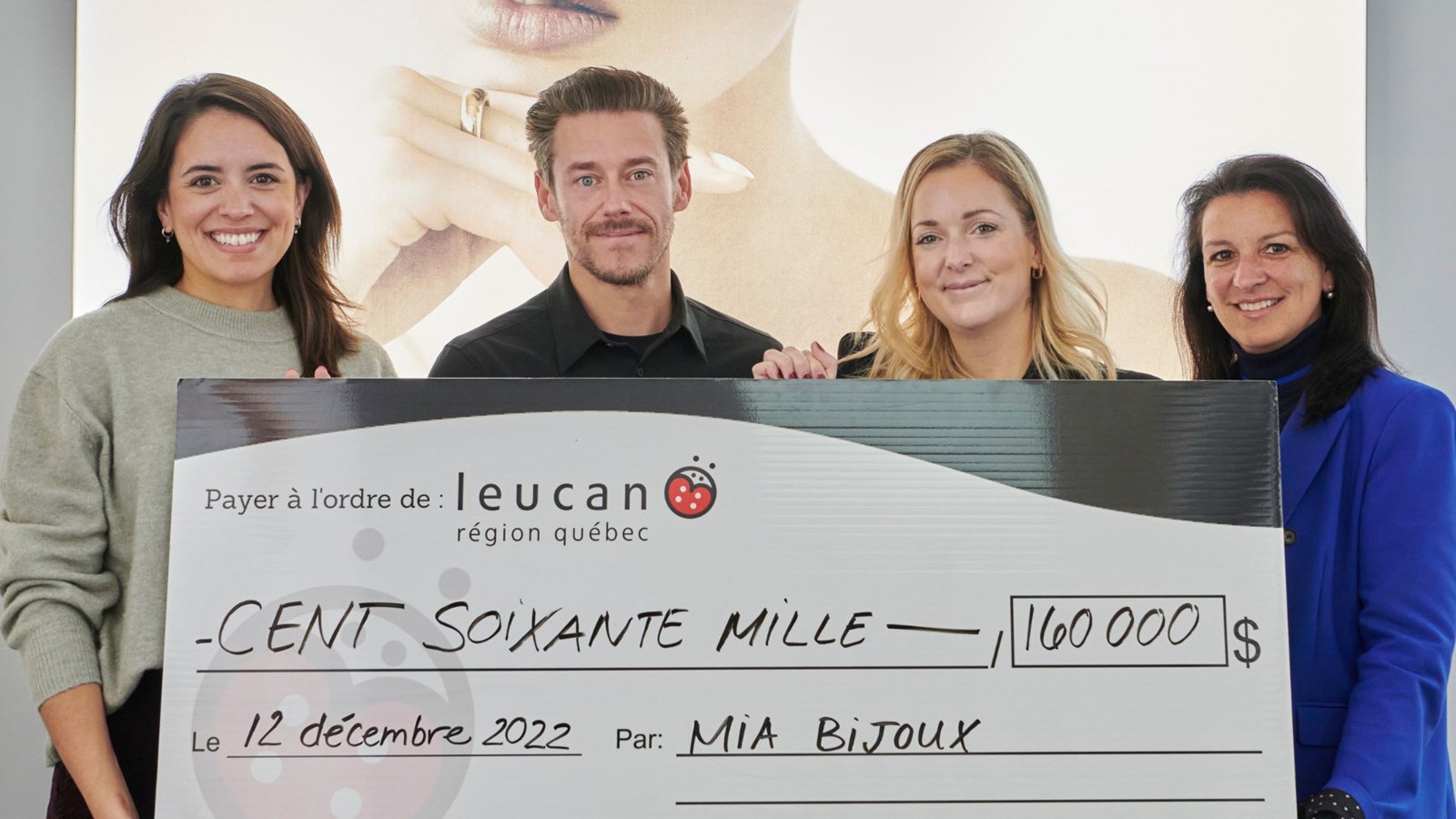 Audrey Bourque, chargée de projets à Leucan, Kim Labrecque, directeur général Mia Bijoux, Mélissa Robert, directrice marketing et e-commerce chez Mia Bijou et Nathalie Matte, directrice dons majeurs et partenariats, Est du Québec à Leucan.