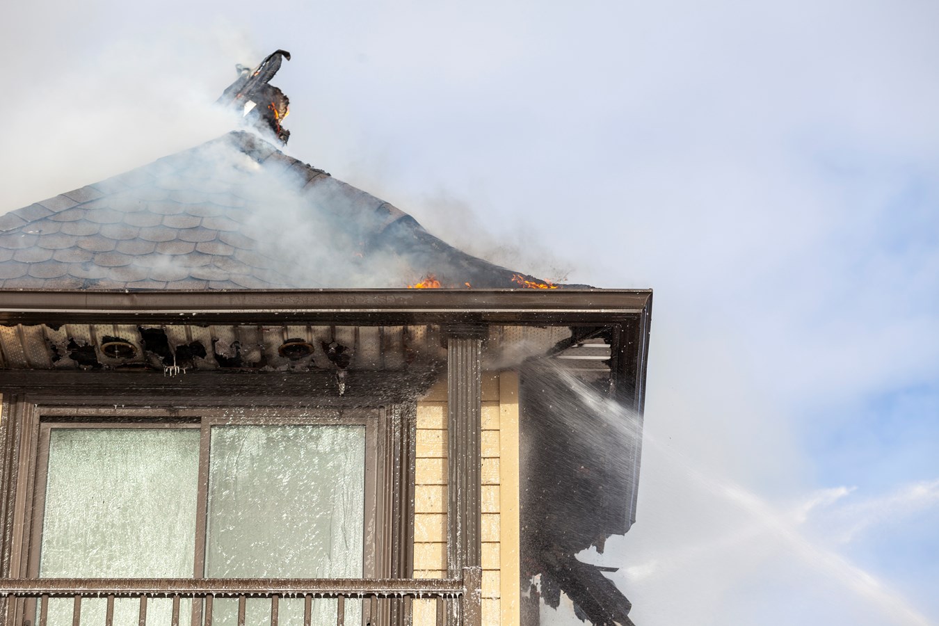Saint-Côme-Linière: une résidence ravagée par les flammes à Noël