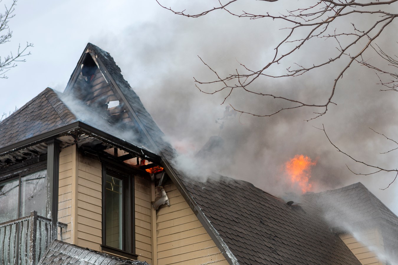 Saint-Côme-Linière: une résidence ravagée par les flammes à Noël