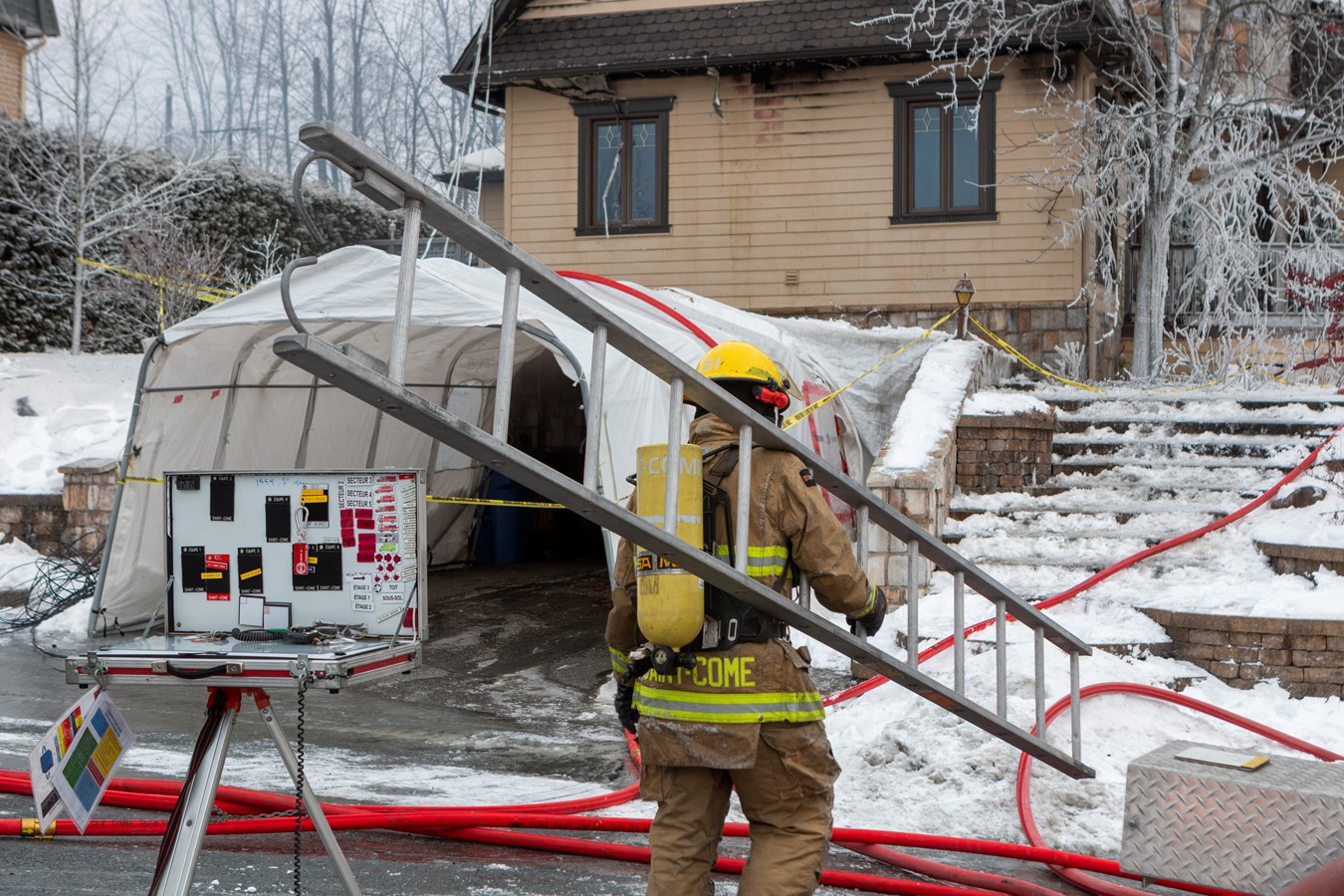 Saint-Côme-Linière: une résidence ravagée par les flammes à Noël
