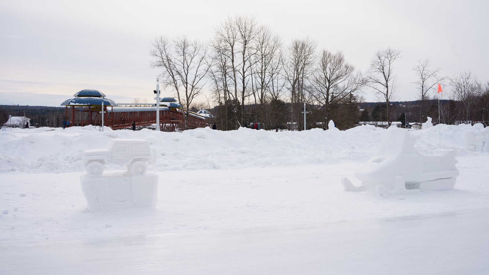 Un retour populaire pour les sculptures sur neige à Saint-Georges