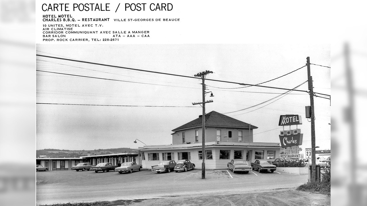 Souvenir du populaire restaurant Charles BBQ 1956-2011