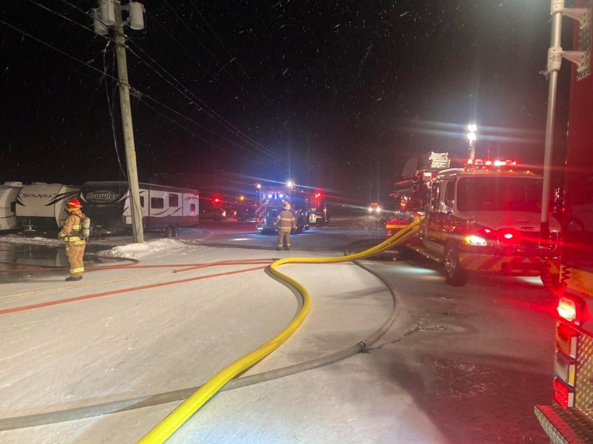 Un incendie ravage une entreprise de Saint-Bernard