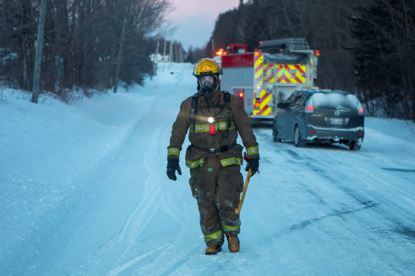 Une résidence ravagée par les flammes à Saint-Zacharie