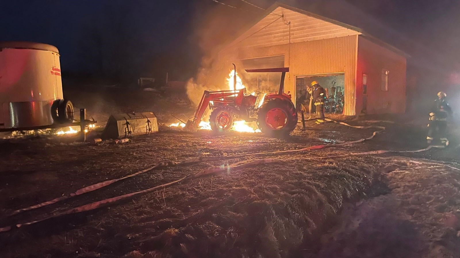 Un tracteur a pris feu à Saint-Victor