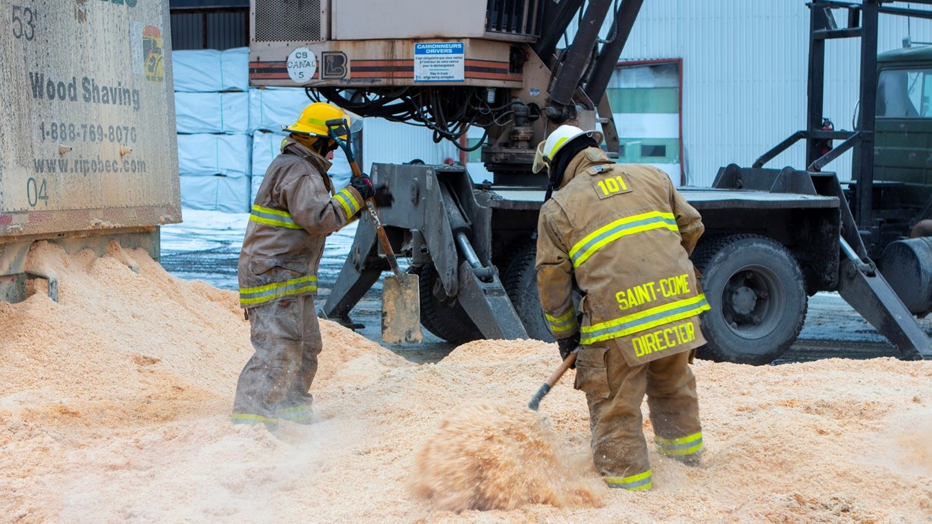 Incendie dans une usine à bois à Saint-Côme-Linière