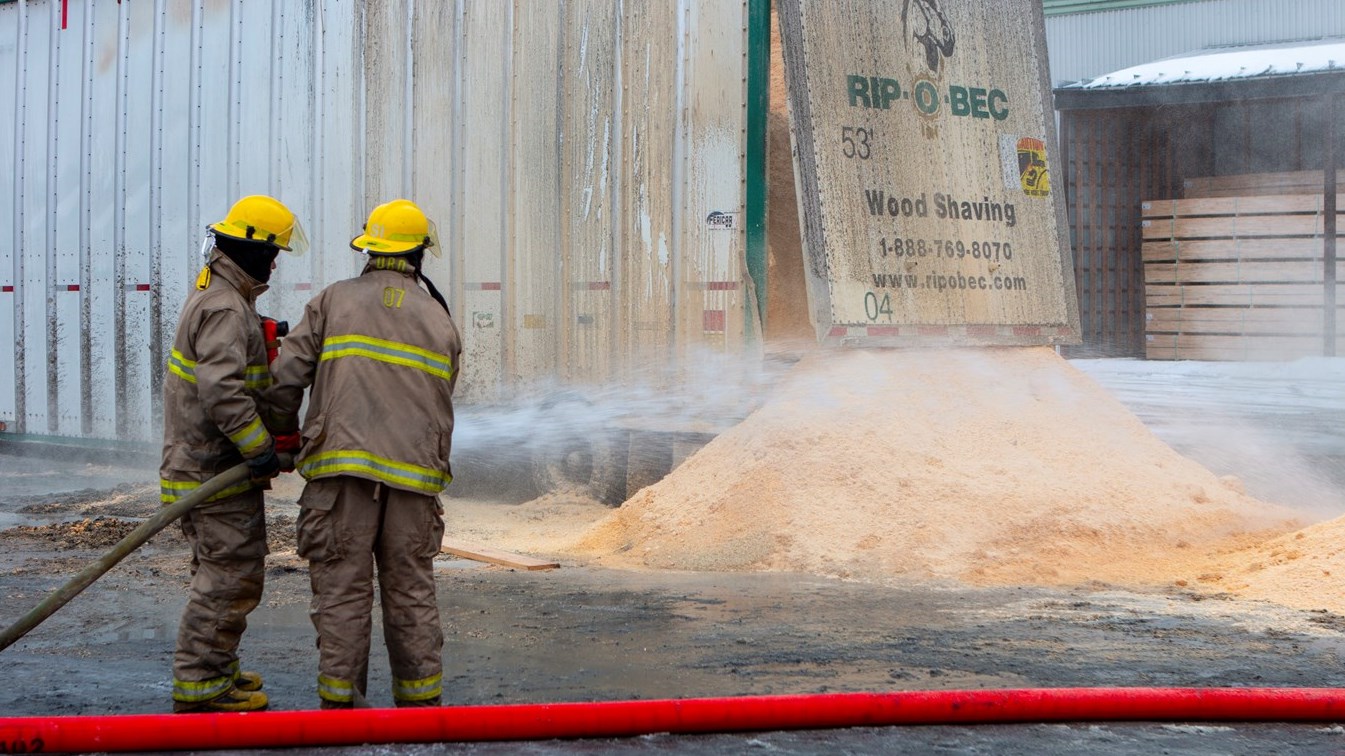 Incendie dans une usine à bois à Saint-Côme-Linière