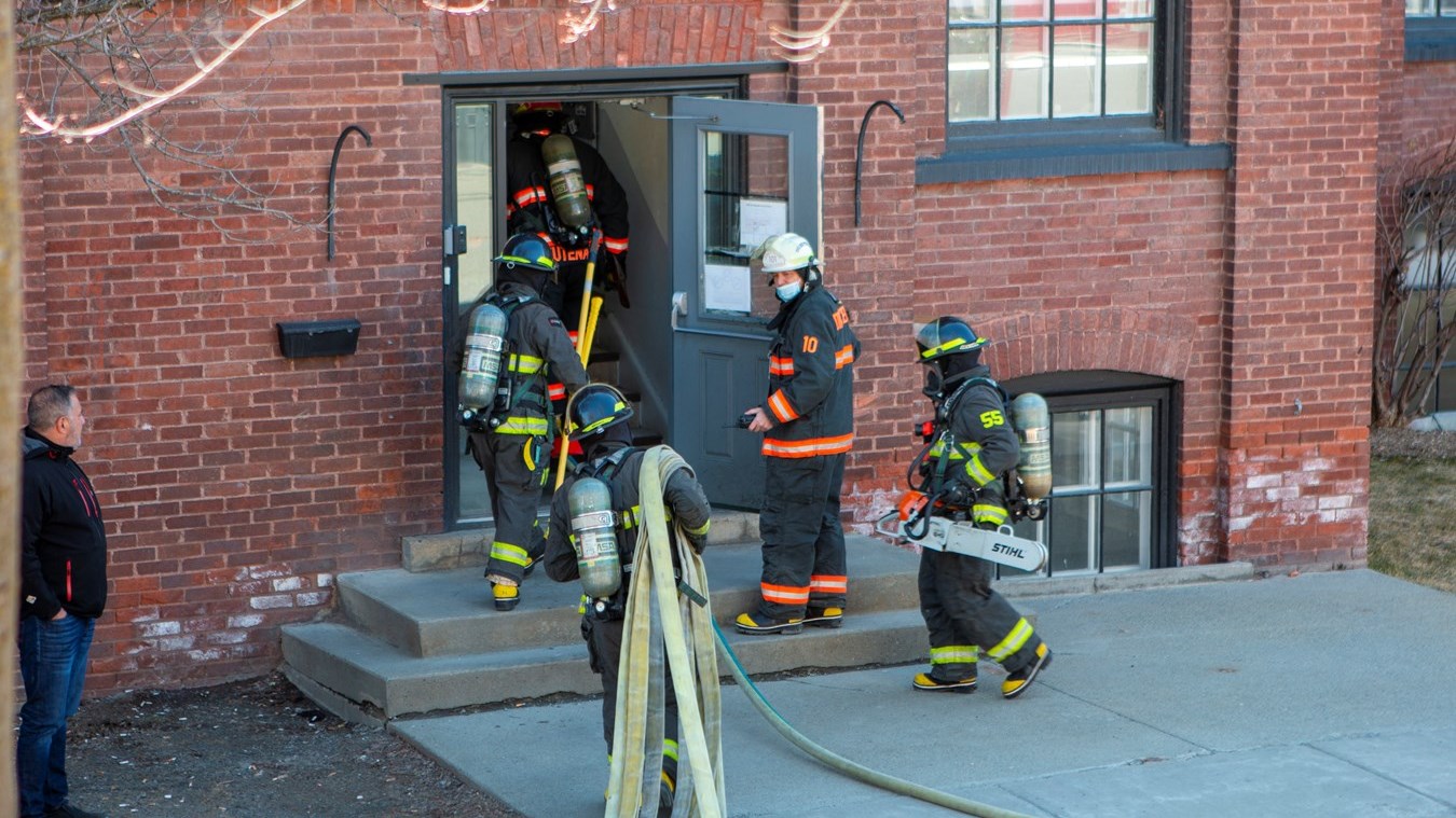 Incendie dans la salle des compresseurs chez Tapis Venture