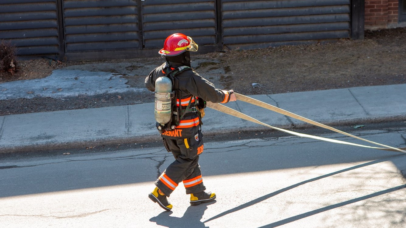 Incendie dans la salle des compresseurs chez Tapis Venture