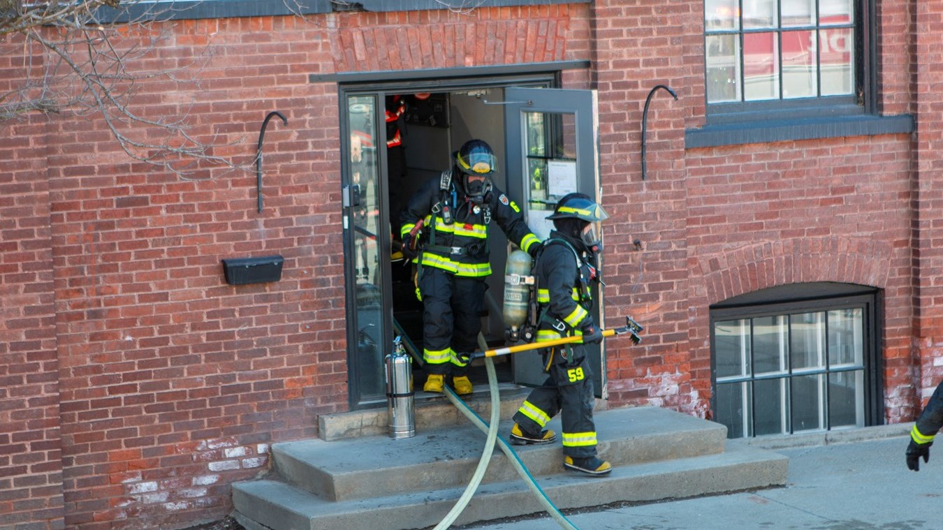 Incendie dans la salle des compresseurs chez Tapis Venture
