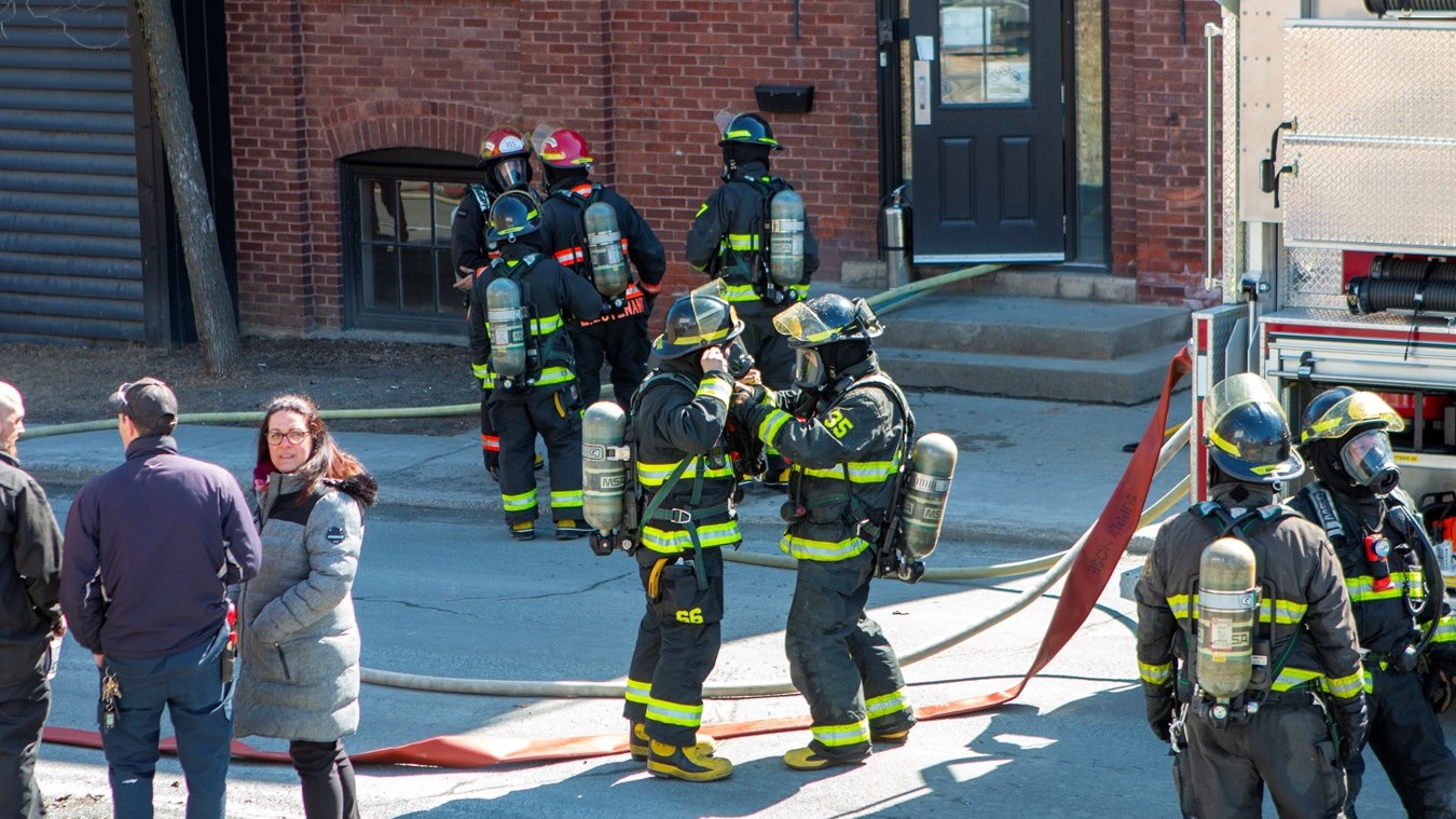 Incendie dans la salle des compresseurs chez Tapis Venture