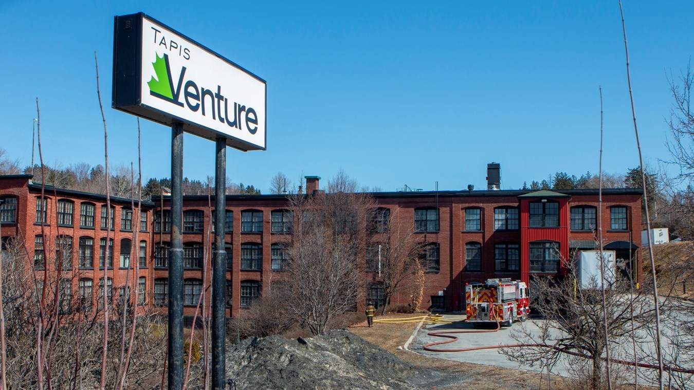 Incendie dans la salle des compresseurs chez Tapis Venture