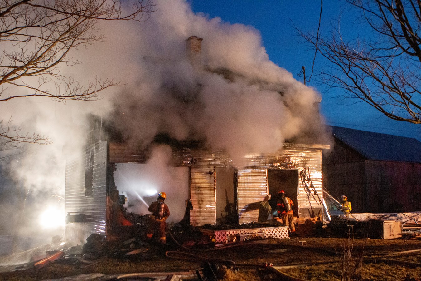 Un corps a été retrouvé dans les décombres d'un feu de résidence à Sainte-Hénédine