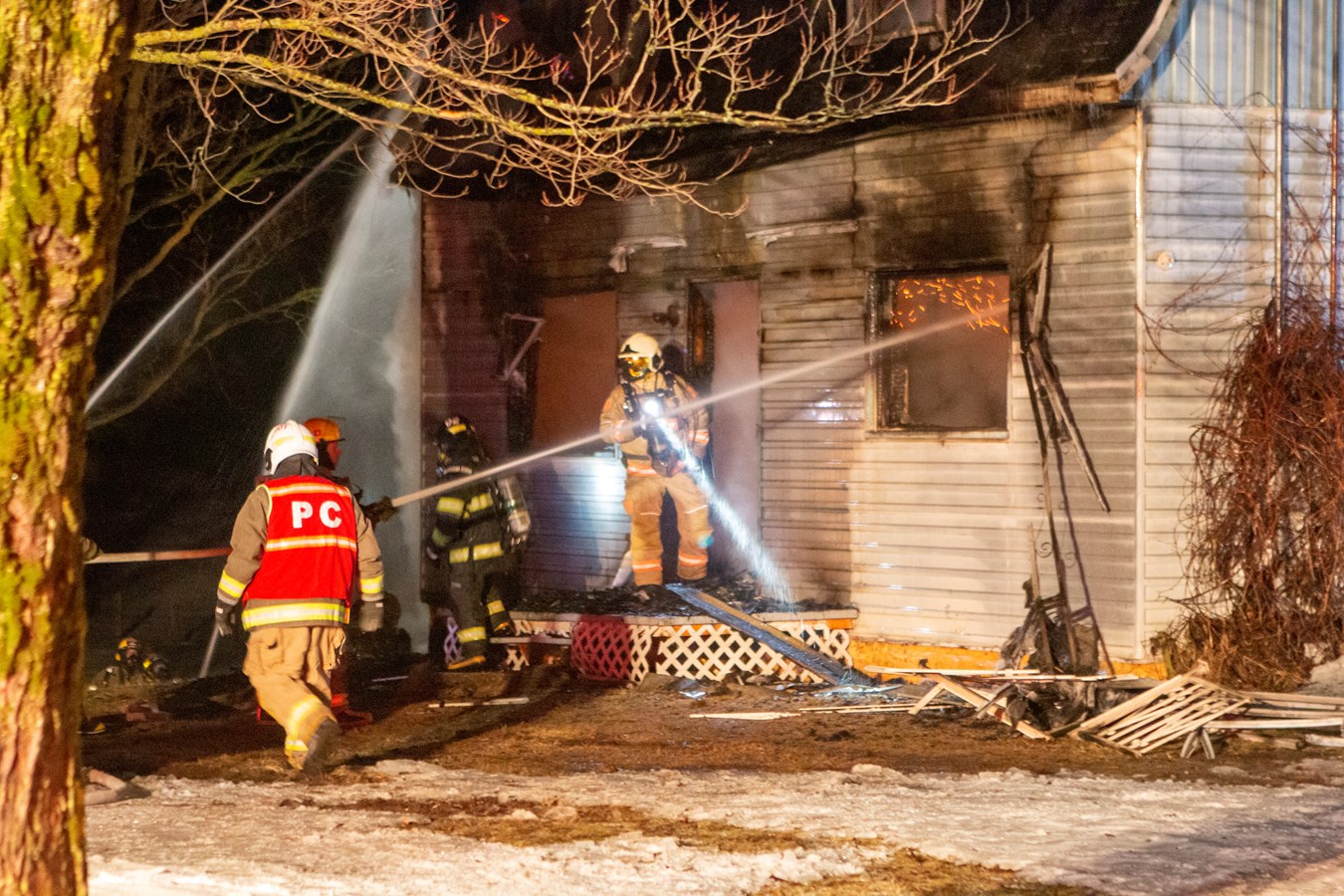 Un corps a été retrouvé dans les décombres d'un feu de résidence à Sainte-Hénédine