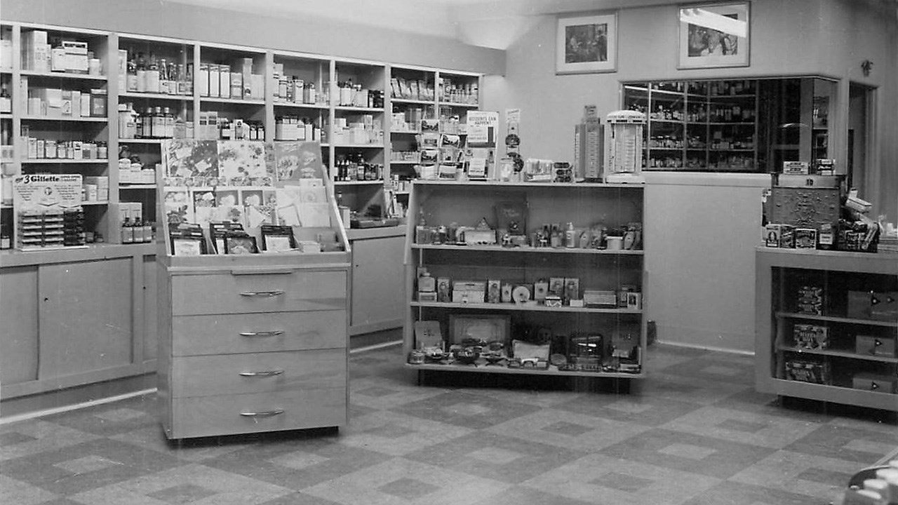 L'ancienne pharmacie Fortin dans l'ouest.