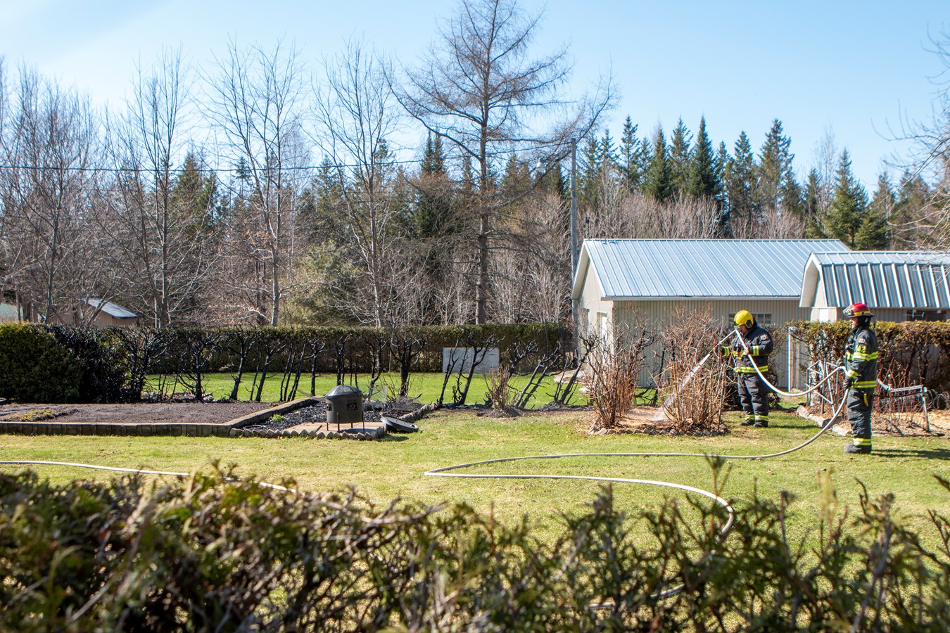 Feu de haie au Lac Veilleux