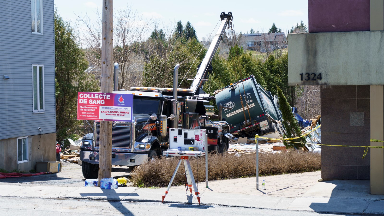 Un camion à ordures détruit une maison à Saint-Côme-Linière