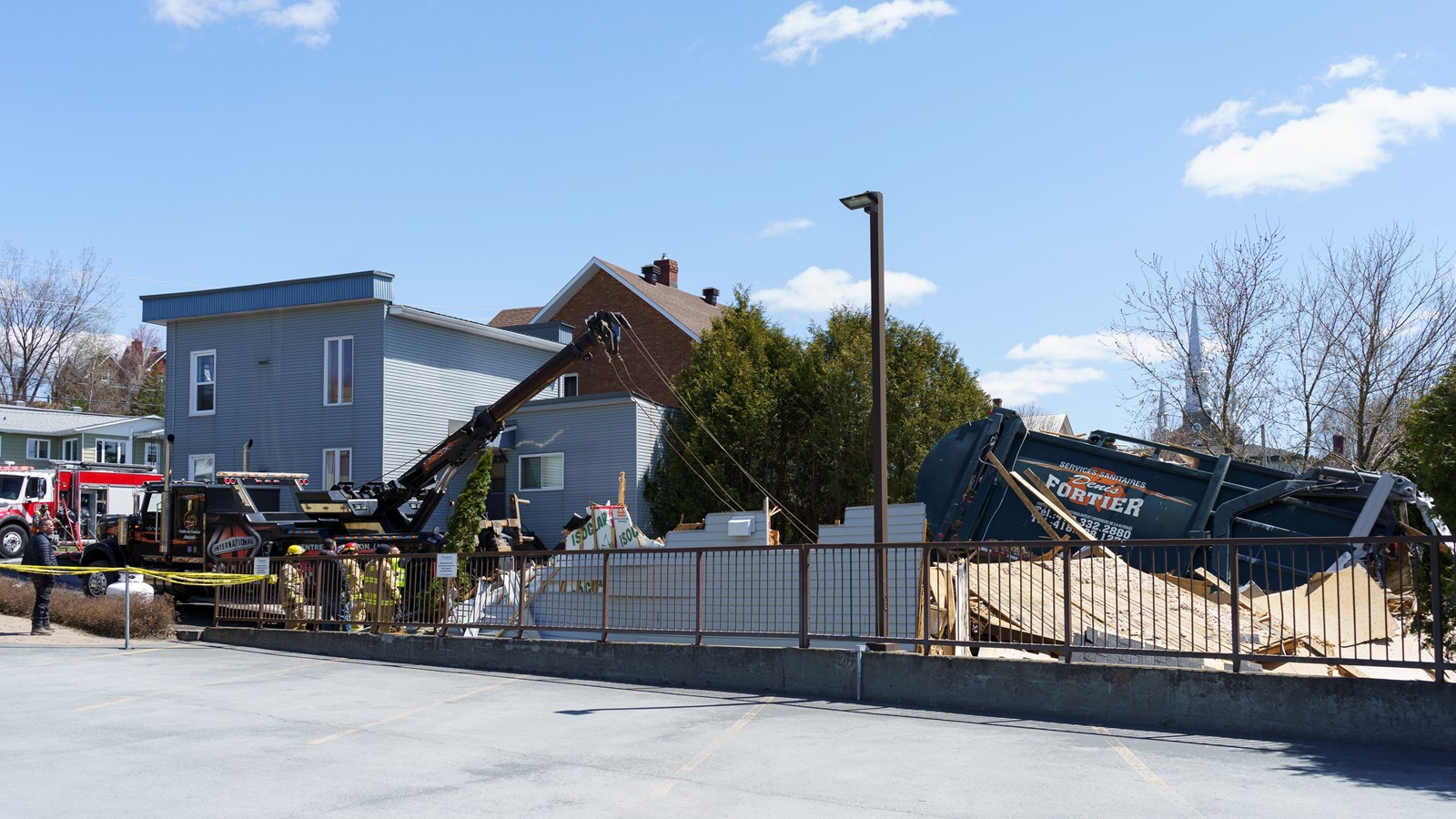 Un camion à ordures détruit une maison à Saint-Côme-Linière