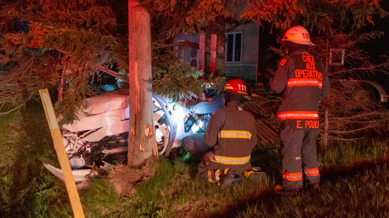 Accident à Notre-Dame-des-Pins: le conducteur arrêté pour conduite avec les facultés affaiblies